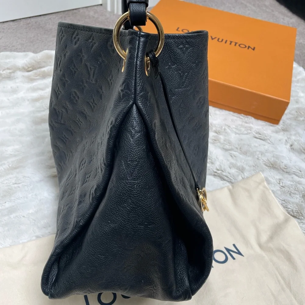LV Empreinte artsy bag hobo monogram black noir braided handle Louis Vuitton
